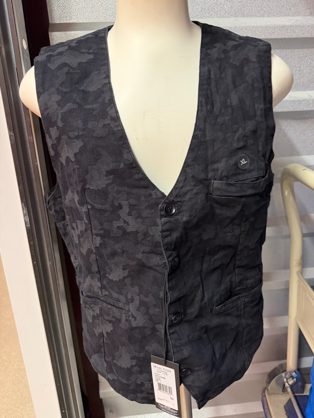 NWT Marc Ecko Men's Black Camouflage Cotton Vest -